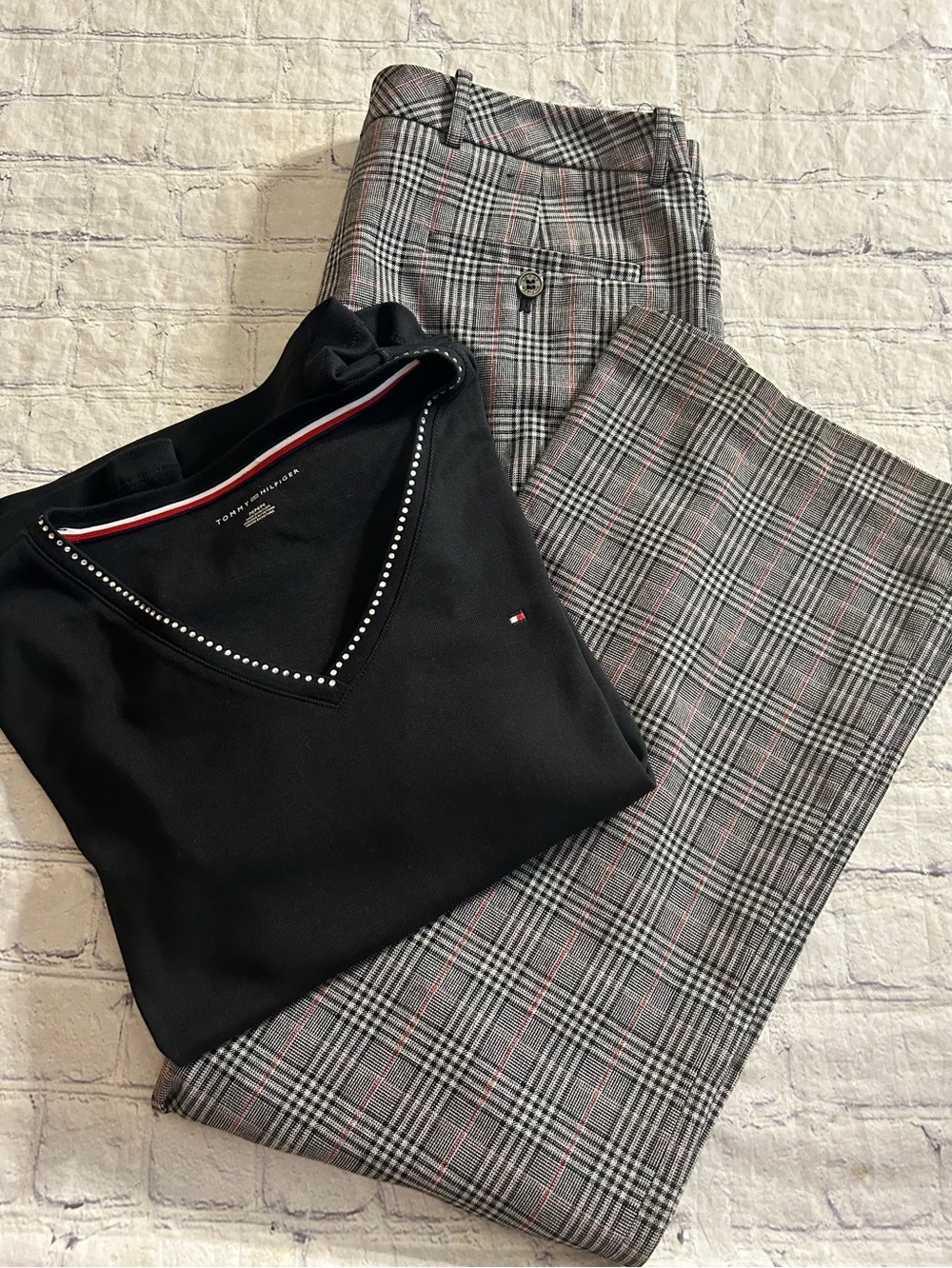 TOMMY HILFIGER BLACK RHINESTONE T-SHIRT & PLAID DRESS PANTS PREPPY STYLE
